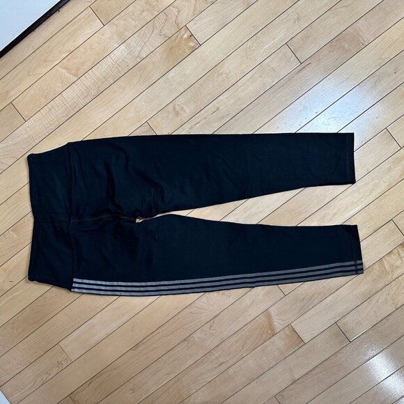 VICTORIA SPORT/Victoria's Secret Black Racing Stripe Crop Leggings size XS - Picture 9 of 9